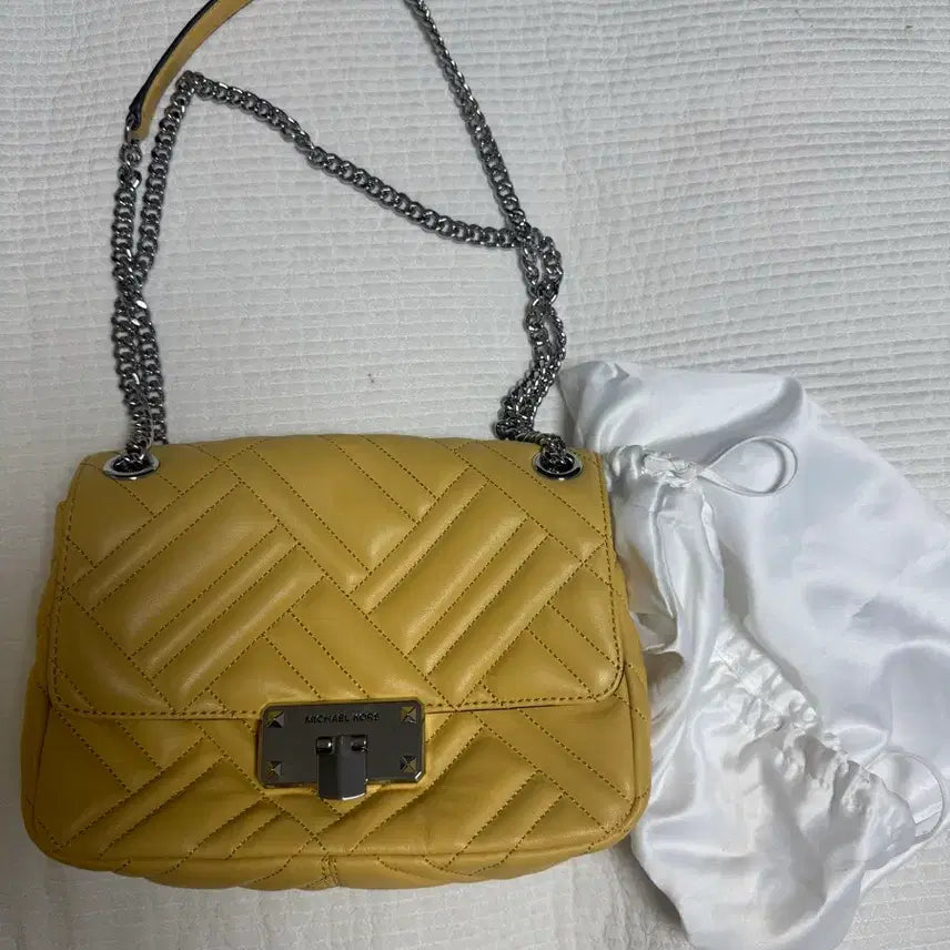 [BUNJANG] Michael Kors Quilted Chain Shoulder Bag Yellow / 마이클코어스 퀼팅 체인 숄더백 옐로우