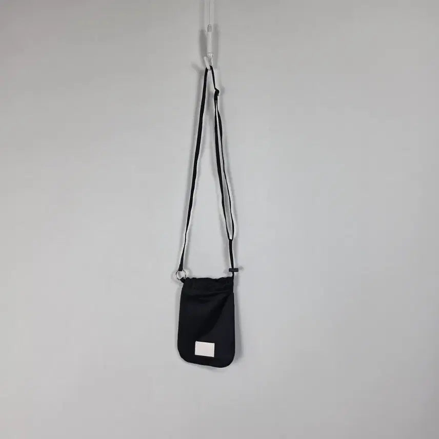 [BUNJANG] Fennec Navy Pouch Crossbody Bag / 페넥 네이비 파우치 크로스백 핸드폰가방 260710