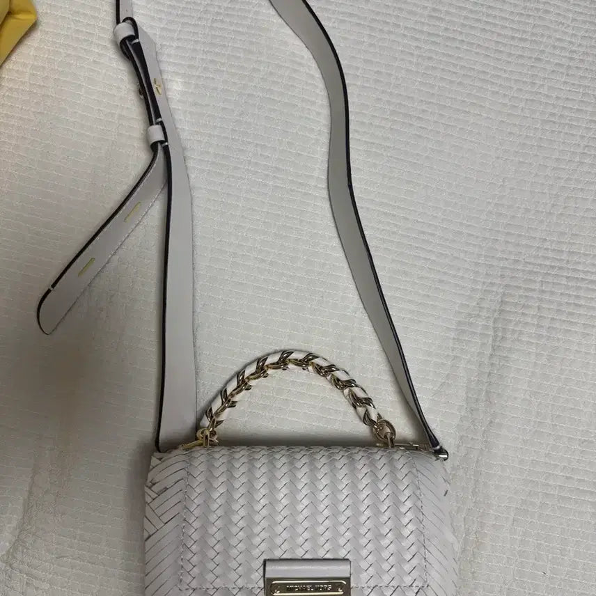 [BUNJANG] Michael Kors White Chain Strap Crossbody Bag / 상태최상 마이클코어스가방