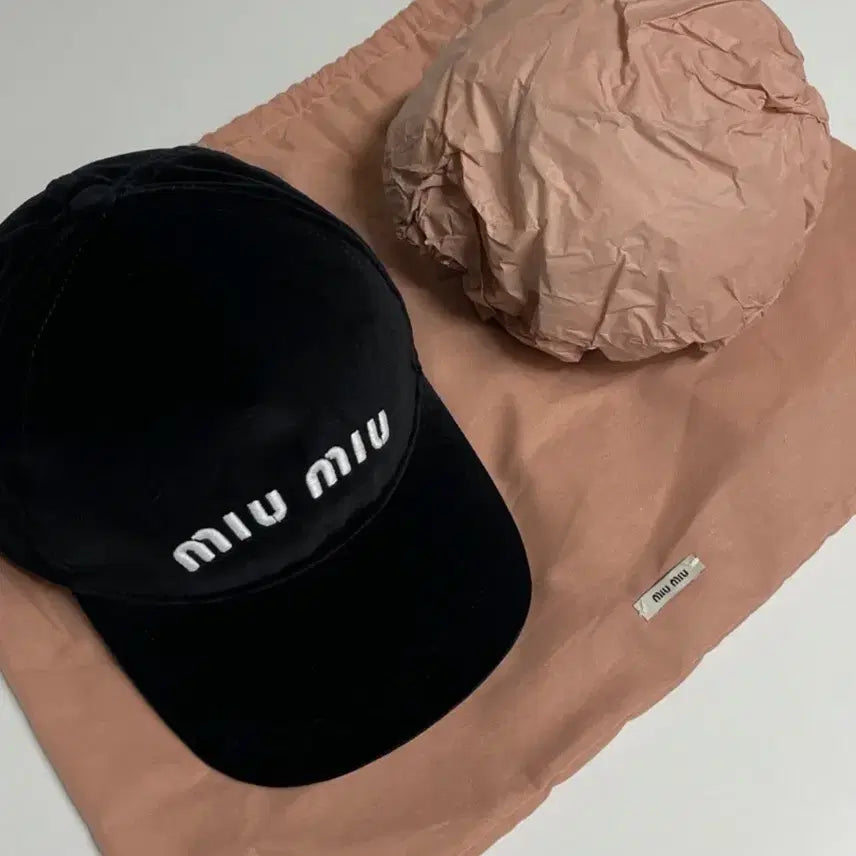 [BUNJANG] Miu Miu Velvet Baseball Cap, Size M / MIUMIU 벨벳 볼캡 모자 M사이즈
