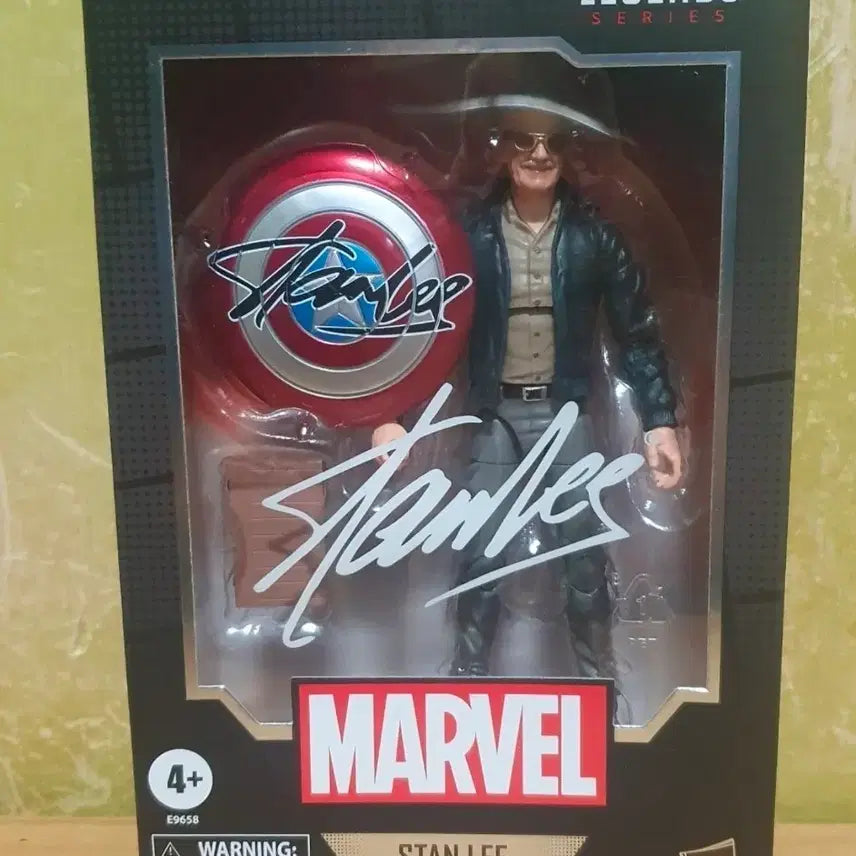 [BUNJANG] Marvel Legends Stan Lee Figure with Captain America Shield / 마블 레전드 스탠리 피규어