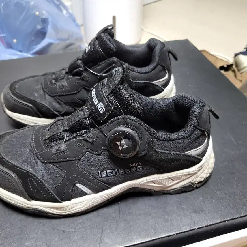 [BUNJANG] Nepa Isenberg Black Trekking Shoes 225mm / 네파 이젠벅 트레킹화 블랙 225mm 상태최상
