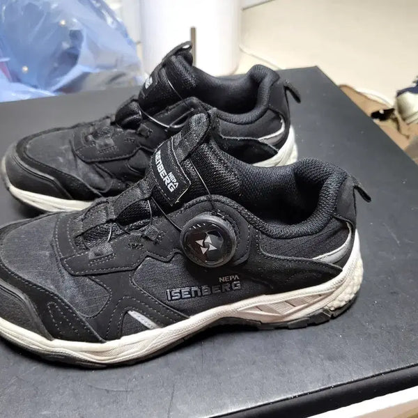 [BUNJANG] Nepa Isenberg Black Trekking Shoes 225mm / 네파 이젠벅 트레킹화 블랙 225mm 상태최상