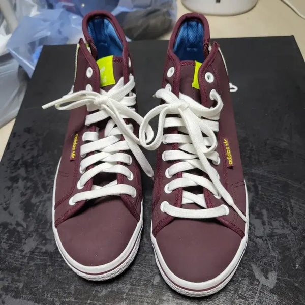 [BUNJANG] Adidas High-Top Sneakers Burgundy/Fluorescent 250mm / 아디다스 하이탑 운동화 버건디/형광 250mm 상태최상