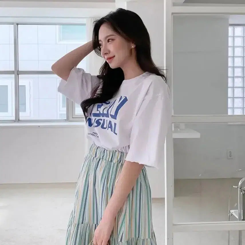 [BUNJANG] English Lettering Box Fit Round Neck T-Shirt / 영문 레터링 박스핏 라운드 티셔츠