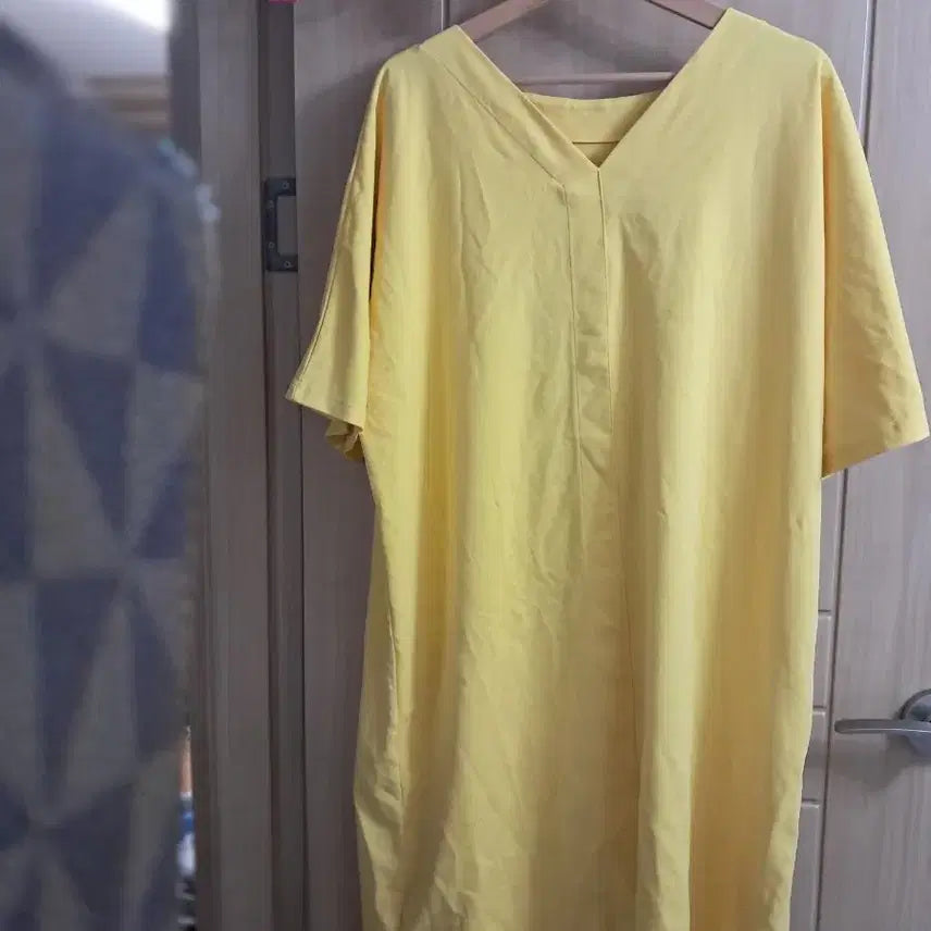 [BUNJANG] Yellow V-Neck Long Dress / 노란색 브이넥 롱 원피스