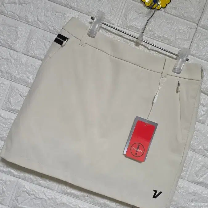 [BUNJANG] Volvik Genuine Golf Wear Women's Shorts Ivory Size 64 / 볼빅정품골프웨어 여성 반바지 아이보리64