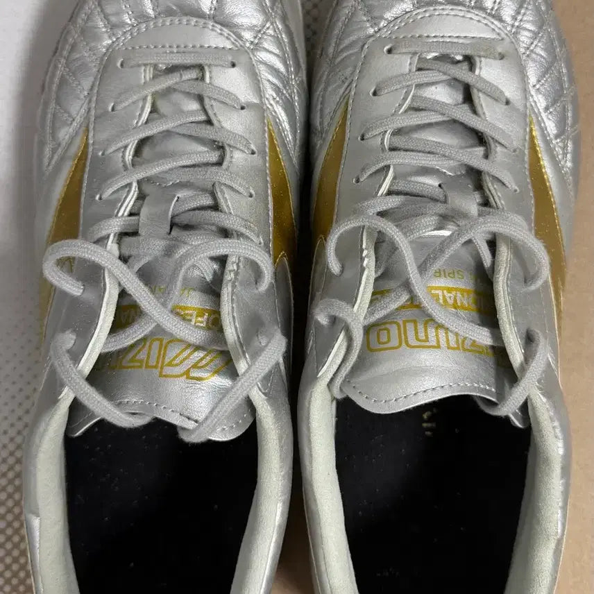 [BUNJANG] Mizuno Morelia Sala Japan TF Soccer Cleats / 미즈노 모렐리아 살라 재팬 TF
