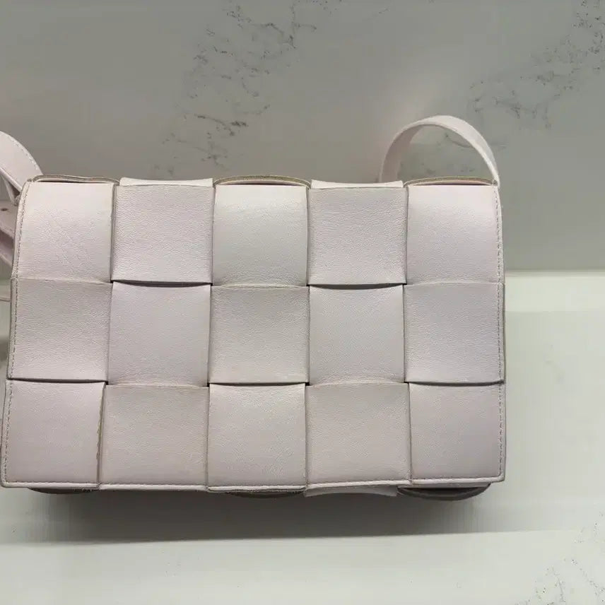[BUNJANG] Bottega Veneta Intrecciato Cassette Bag Blood Washed / (한정판)보테가베네타 인트레치아토 카세트백 블러드워시드