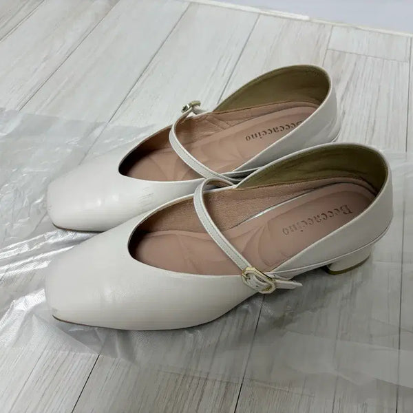 [BUNJANG] Tandy Becaccino Calfskin Pumps (Ivory, Size 235) / 탠디 베카치노 소가죽 펌프스(아이보리 색상, 235 사이즈)