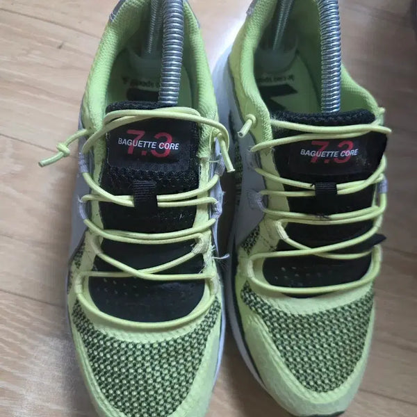 [BUNJANG] Le Coq Sportif Baguette Core 7.3 Training Shoes Yellow (240mm) / 240르꼬끄 바게트코어7.3 트레이닝 슈즈. 옐로우