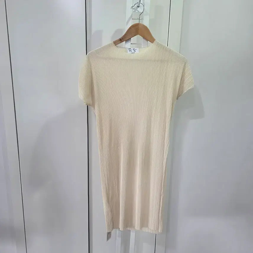 [BUNJANG] Pleated Midi Dress Beige / 플리츠 원피스 베이지