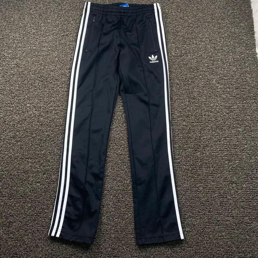 [BUNJANG] Adidas Europa Black Track Pants / 아디다스 유로파 블랙 트랙팬츠