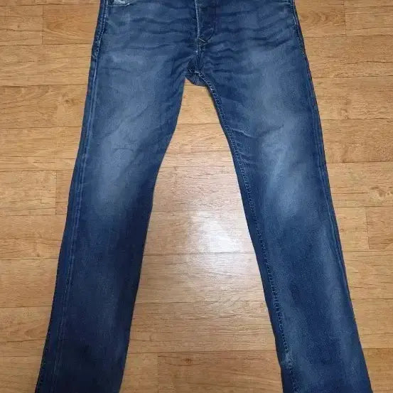 [BUNJANG] Diesel Daron Slim Tapered Fit Washed Denim Jeans / 정품/새상품급)디젤 얇은 여름용 슬림 테이퍼드 핏 워싱 스판청비지 32