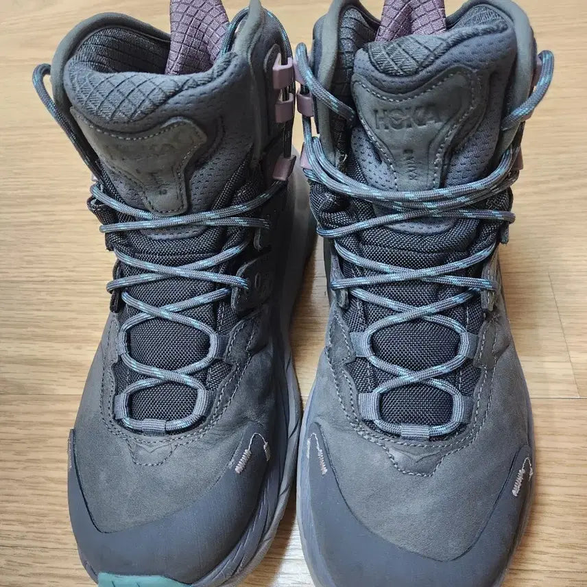[BUNJANG] Hoka Kaha 2 GTX Hiking Shoes Grey 245mm / 호카 카하2 고어텍스 등산화 그레이 245mm