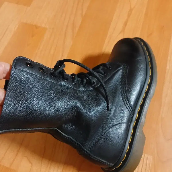 [BUNJANG] Dr. Martens 1460 8 Eyelet Black Boots (UK 4) / 닥터마틴 1460 8홀 블랙 워커 230(UK4)
