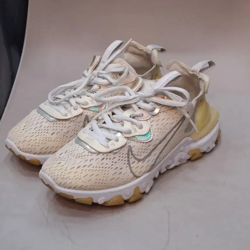 [BUNJANG] Nike React Vision Sneakers White 230mm / 나이키 리액트 비전 스니커즈 화이트230mm