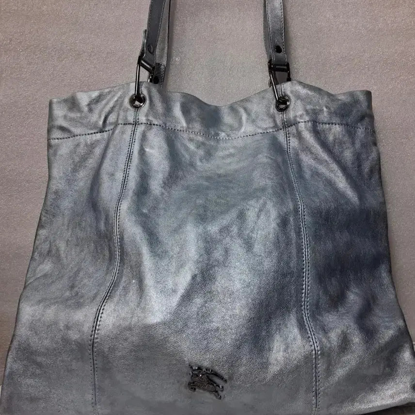 [BUNJANG] Burberry Authentic Silver Leather Tote Bag / 버버리정품실버토트백