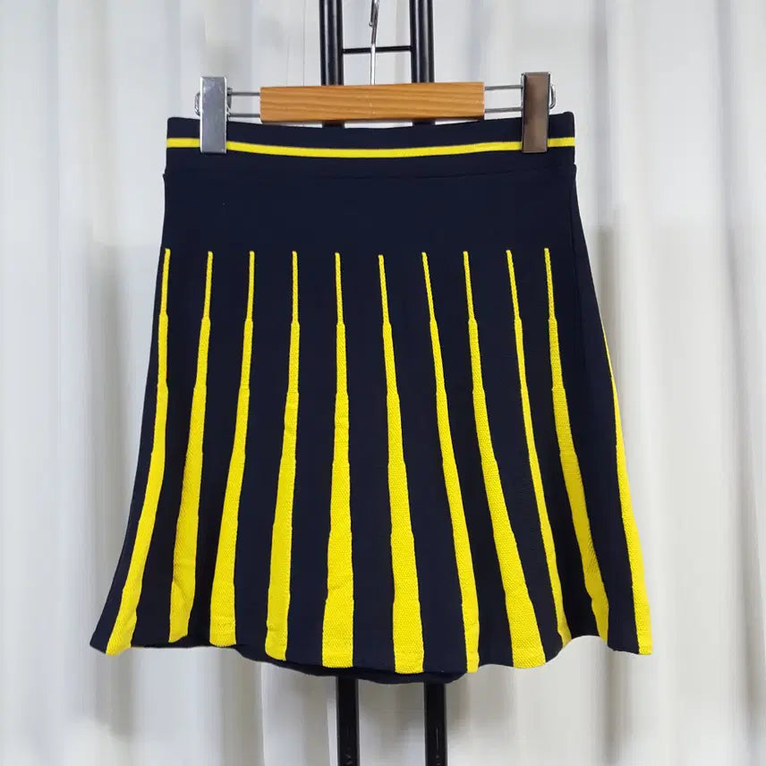 [BUNJANG] Castelbajac Women's Golf Knit Skirt (Size 27 Recommended) / 까스텔바작 새상품 여성 골프 니트치마 27추천 오일장