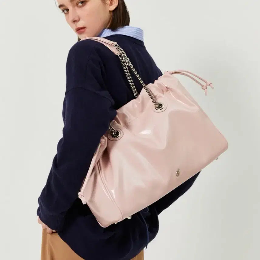 [BUNJANG] VIVIDIZZY Chain Shoulder Bag / 거의새것)배드지지 체인 숄더백 더스트백 포함