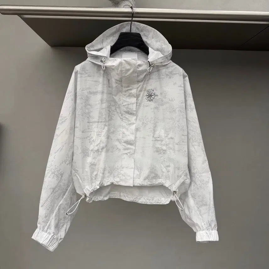 [BUNJANG] Southcape Women's Zipper Hooded Long-Sleeve Windproof Jacket / #사우스케이프 #SOUTHCAPE 여성골프의류