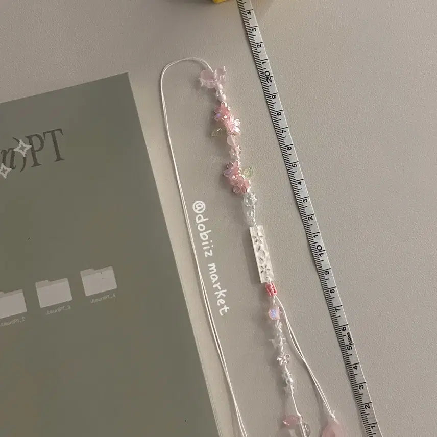 [BUNJANG] Handmade Sakura Beaded Bookmark / {handmade} 사쿠라 비즈 책갈피/끈갈피