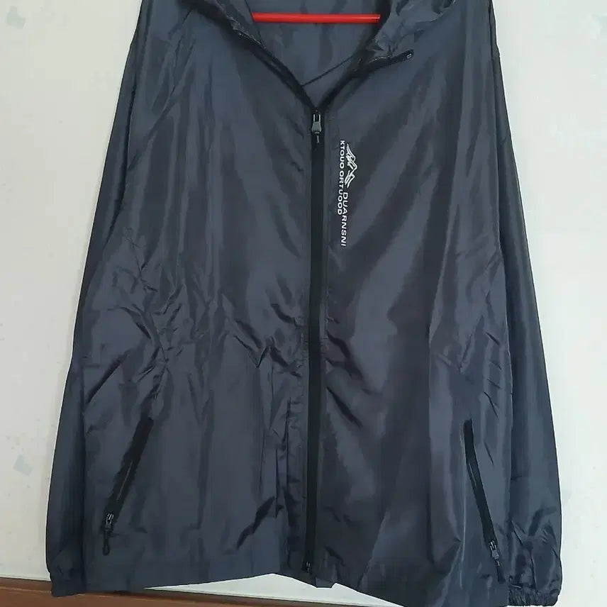 [BUNJANG] DUARANCI Windbreaker Jumper Black (Size 100-105) / 듀아란시 바람막이 점퍼 블랙(100-105)