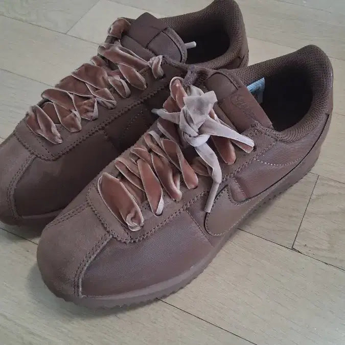 [BUNJANG] Nike Women's Sneakers Size 235 / 나이키 여자 스니커즈 235사이즈 새상품 판매합니다!