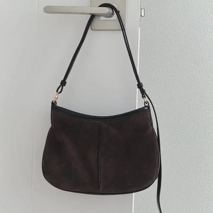 [BUNJANG] Couronne x UGG Shoulder Bag / 쿠론x어그스트 러브숄더