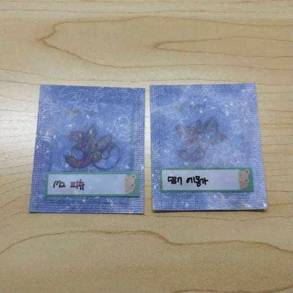 [BUNJANG] Pokemon Season 5 30th Anniversary Ttibusil (Pichu, Emolga) / [피츄, 에몽가] 포켓몬 시즌5 30주년 띠부씰