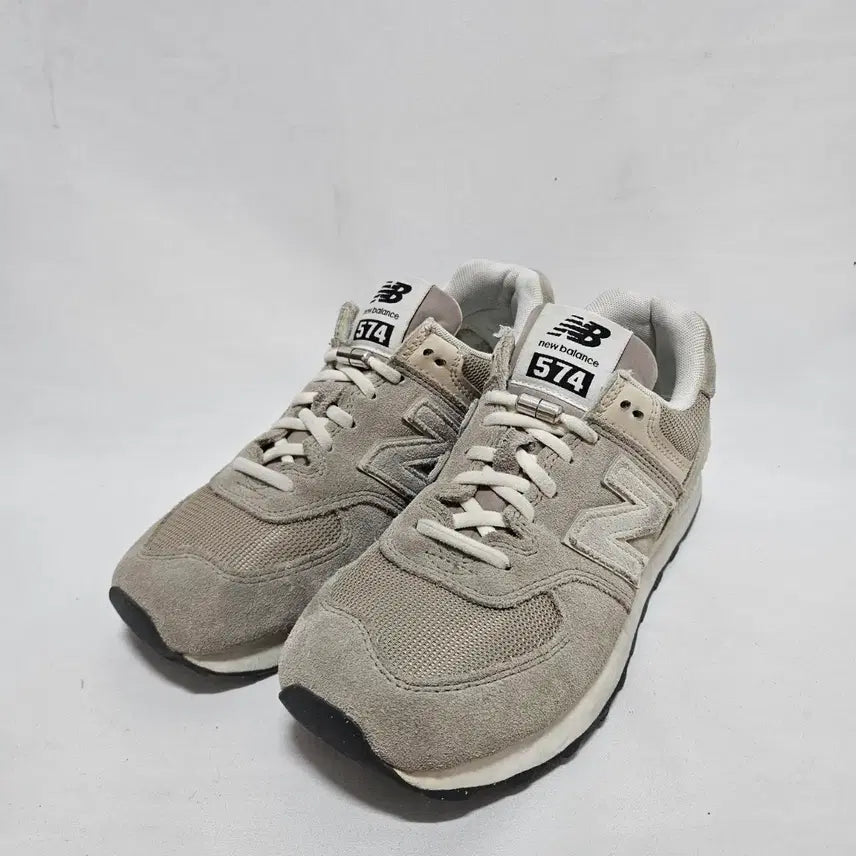 [BUNJANG] New Balance 574 Classic Beige Sneakers (240mm) / 뉴발란스 574 클래식 베이지 스니커즈 240