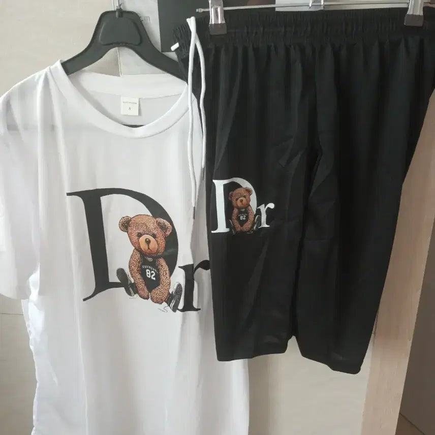[BUNJANG] Dior Bear Print Short Sleeve T-shirt and Shorts Set / 디올 곰돌이 반팔 세트