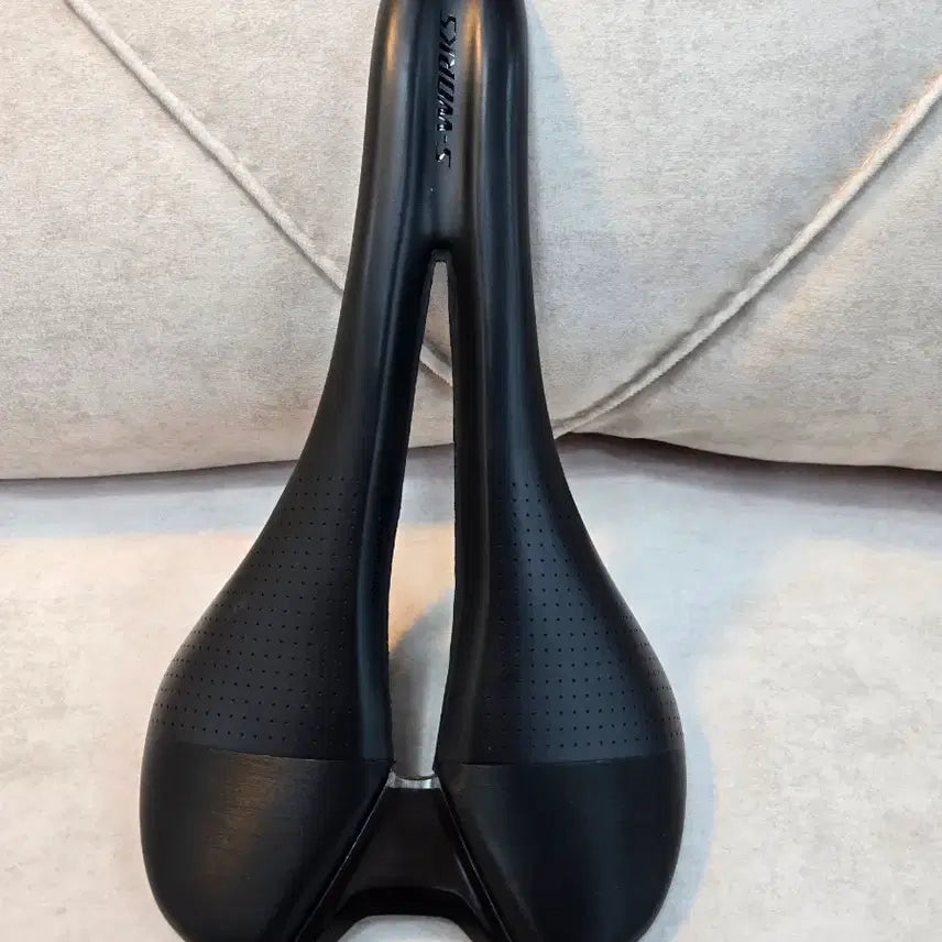 [BUNJANG] S-Works Romin Evo Road Bike Saddle 143mm / 에스웍스 로민에보 로드자전거안장 143