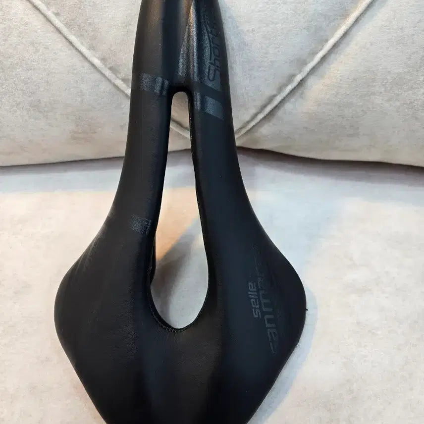 [BUNJANG] Selle San Marco Shortfit Wide Carbon Rail Road Bicycle Saddle / 산마르코 숏핏 로드자전거안장 와이드 카본레일