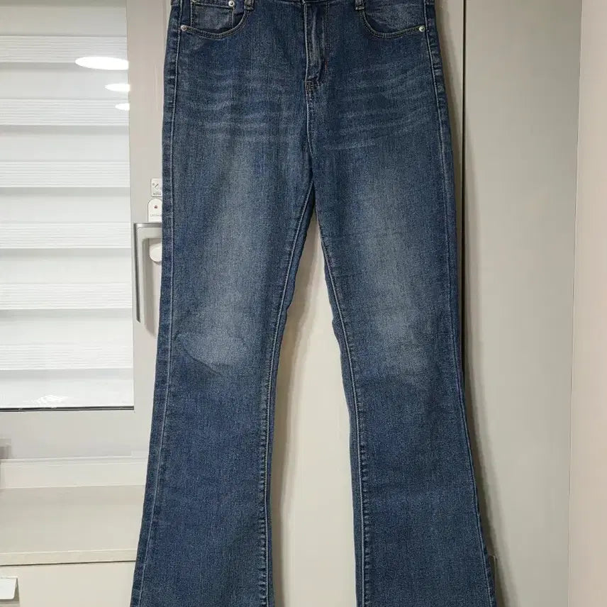 [BUNJANG] Mid-Wash Bootcut Jeans / 중청 부츠컷 청바지 M