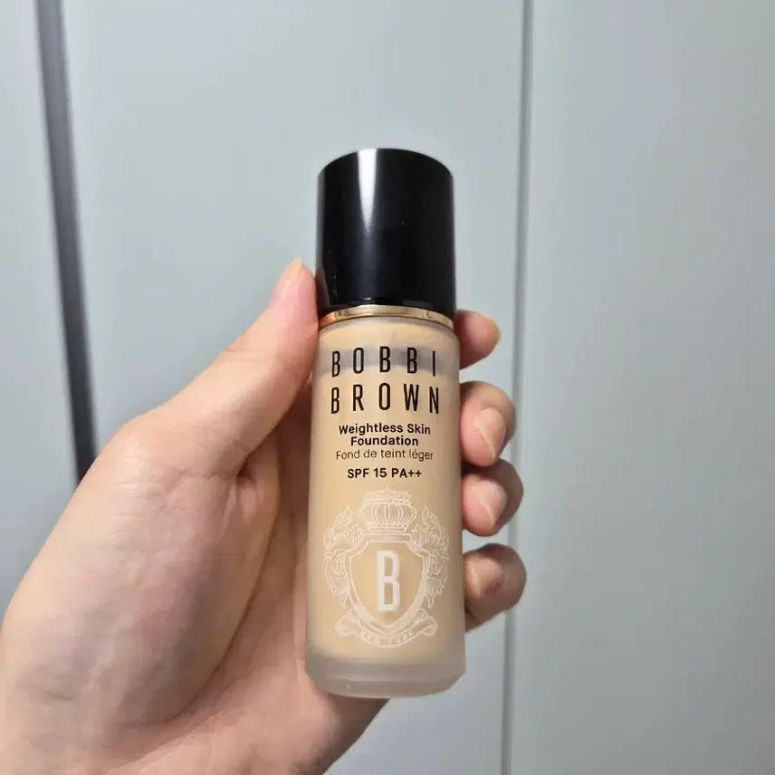 [BUNJANG] Bobbi Brown Weightless Skin Foundation #23 / 바비브라운 웨이트리스 스킨 파운데이션 23호