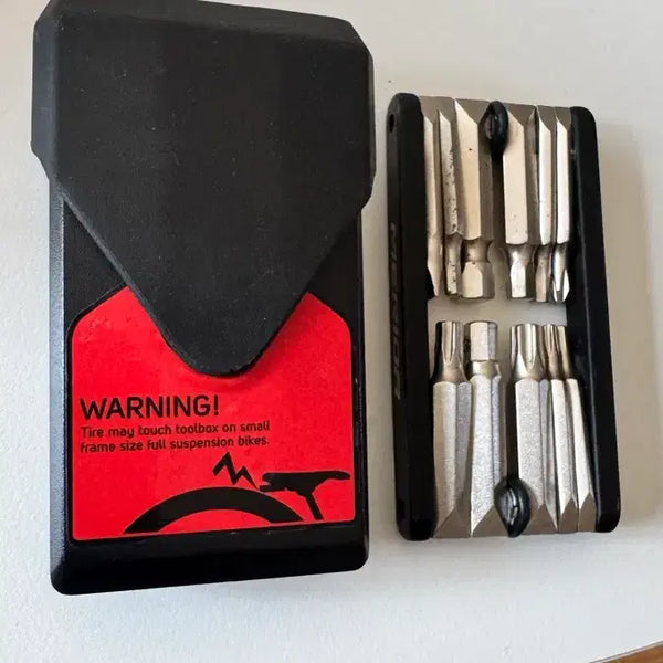 [BUNJANG] Merida Genuine V-Mount Toolbox Set (Case + Multi-tool) / 메리다 순정 V-마운트 툴박스세트(케이스+멀티툴)