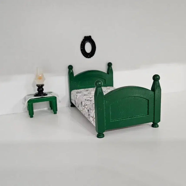 [BUNJANG] Sylvanian Families Green Children's Bed & Accessories / 실바니안 초록 어린이침대&소품