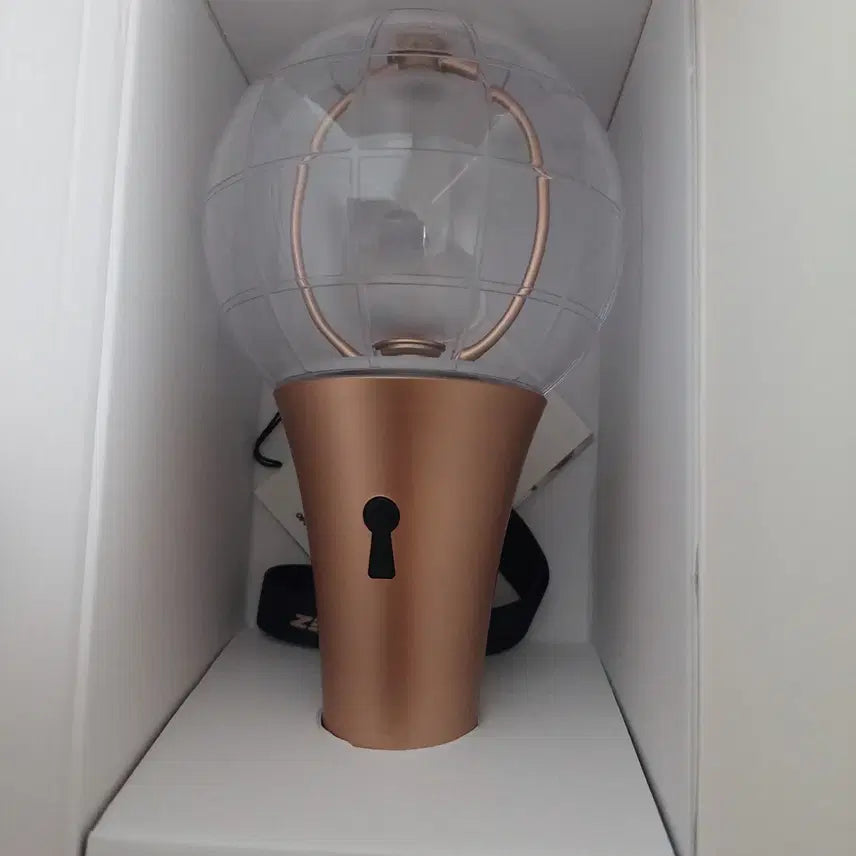 [BUNJANG] ATEEZ Official Lightiny Ver.2 Lightstick / 에이티즈 공식 응원봉 라이티니 ver.2