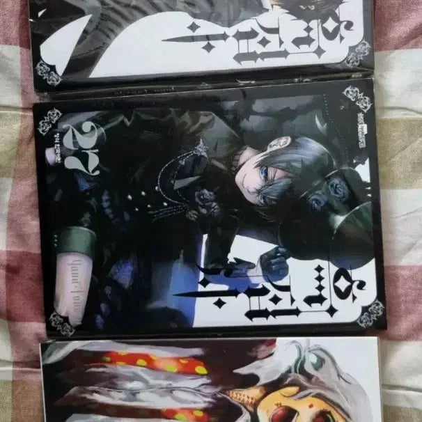 [BUNJANG] Black Butler Vol. 1 & 27, Tokyo Ghoul Vol. 6 Manga Set / 흑집사 1권, 27권 / 도쿄구울 6권 판매합니다