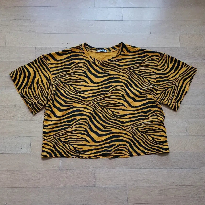 [BUNJANG] Lip Hop Zebra Print Short Sleeve T-Shirt / 립합 지브라 반팔티 반팔티셔츠