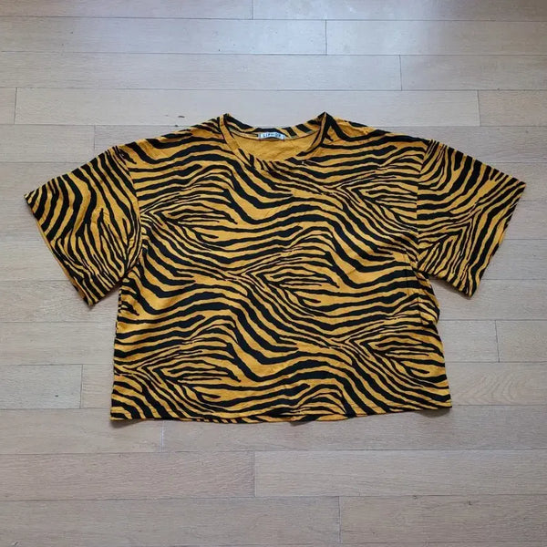 [BUNJANG] Lip Hop Zebra Print Short Sleeve T-Shirt / 립합 지브라 반팔티 반팔티셔츠