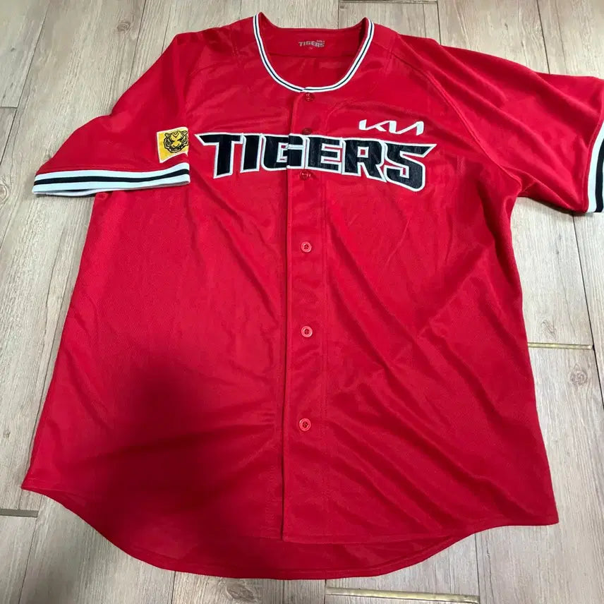[BUNJANG] Kia Tigers Legend Baseball Jersey (Size 120, Unmarked) / 기아타이거즈 레전드 유니폼 120 (노마킹)