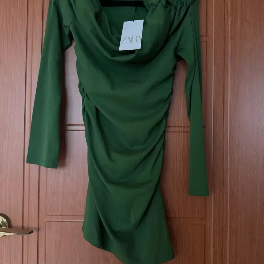 [BUNJANG] Zara Green Shirring Blouse New / 자라 그린 셔링 블라우스 새 옷