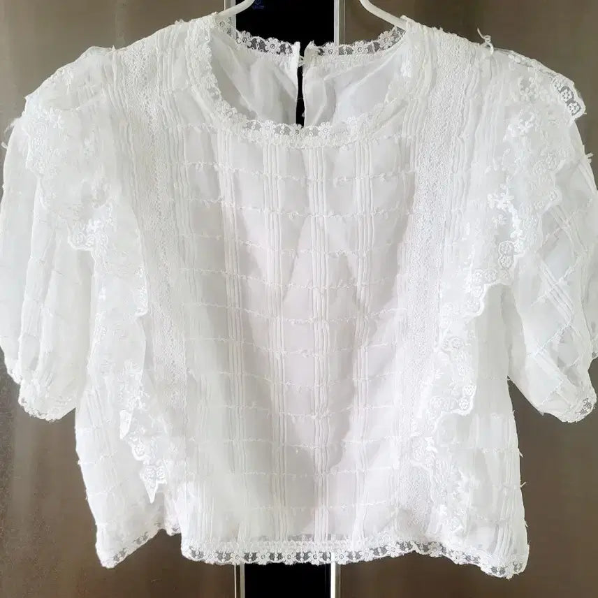 [BUNJANG] Lace Puff Sleeve Blouse / (새상품) 레이스 퍼프 블라우스