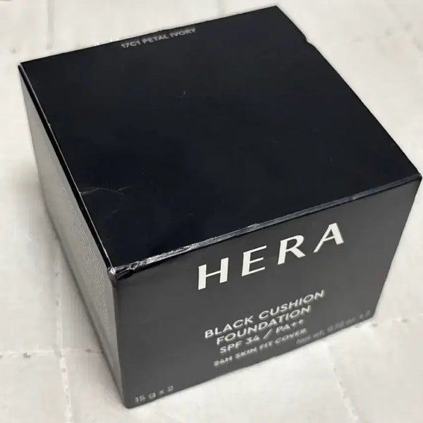 [BUNJANG] Hera Black Cushion SPF34 PA++ 17C1 Petal Ivory Set (Main Product + Refill) / 헤라 블랙쿠션 17c1 페탈 아이보리 본품+리필 풀박스 판매
