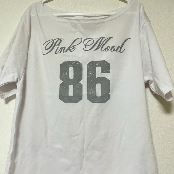 [BUNJANG] 86 Lettering One Shoulder Off Shoulder Half Sleeve T-Shirt / 새상품)에이블리 여름 86 숫자 레터링 원숄더 오프숄더 반팔티