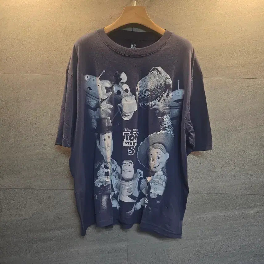 [BUNJANG] Disney Pixar Toy Story 5 Graphic T-Shirt / 디즈니 픽사! 토이 스토리 5 반팔티.
