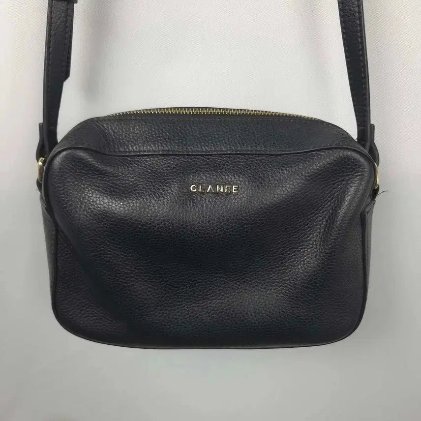 [BUNJANG] Macclani Leather Crossbody Bag / 맥끌라니 소가죽 블랙 크로스백