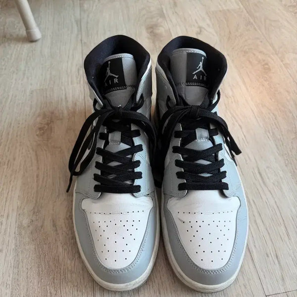 [BUNJANG] Jordan 1 Mid Light Smoke Grey Sneakers / 조던 1 미드 라이트 스모크 그레이 270